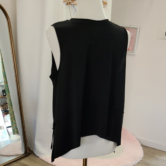 Zenana Outfitters Black Sleeveless Layered Crop Tank Top - Picture 2 of 3